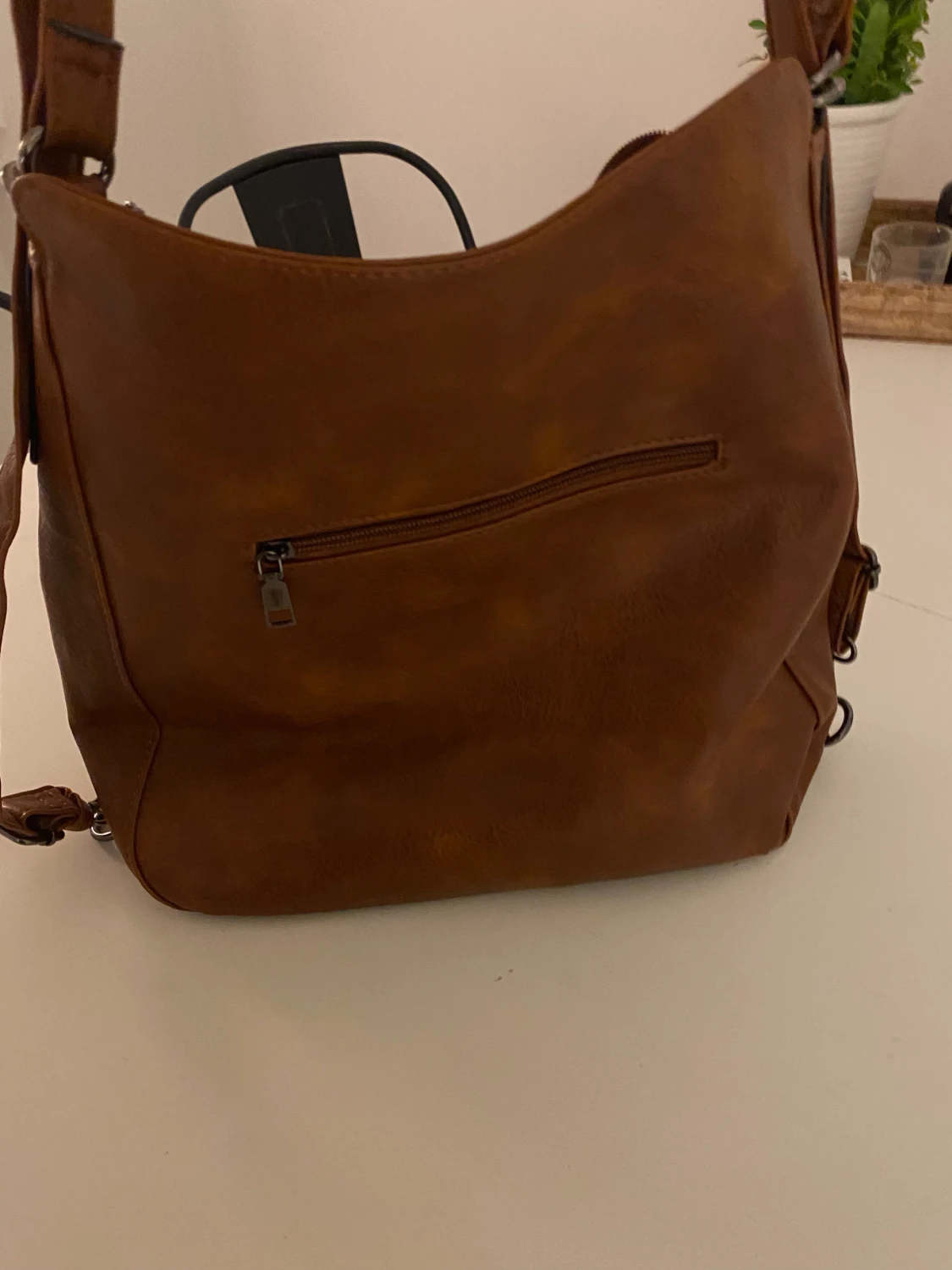 Oanvänd brun skinnväska (oäkta) - 90