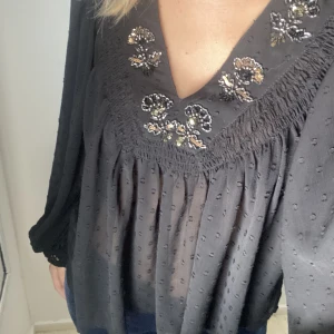 Blus - Blus ifrån zara i storleken xs💓 finns inte kvar att köpa på hemsidan!! 200kr+frakt