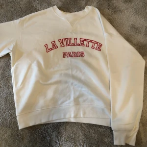 Sweatshirt - Supermjuk sweatshirt från Hm. Använd endast en gång