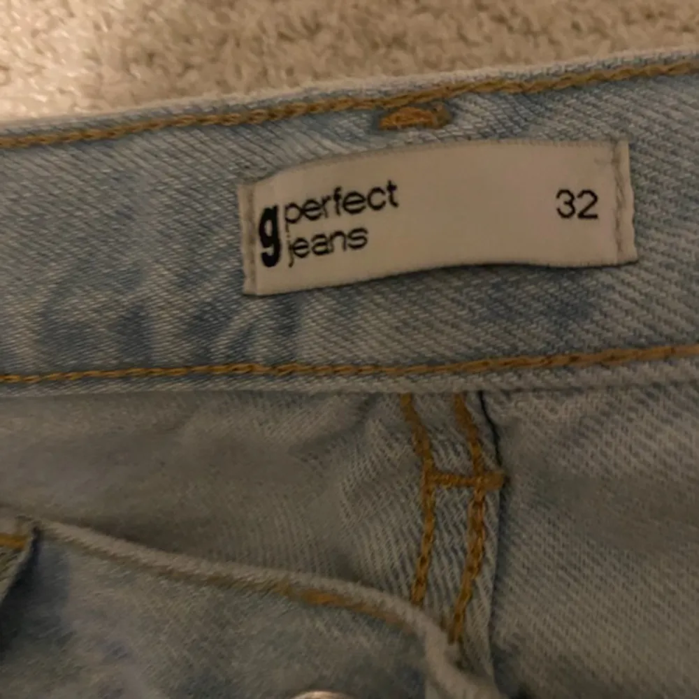 Fina jeans st 32  Low Waist . Jeans & Byxor.