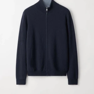SÖKER: Soft Goat blå reversible  - Söker en blå full zip från soft goat som man kan använda ut och in också. Medium eller large! 