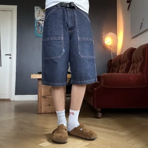 Vintage baggy jorts - Fina stora jorts från meoshe denim, väldigt stora och fina och i bra skick med många fickor:) storlek 36