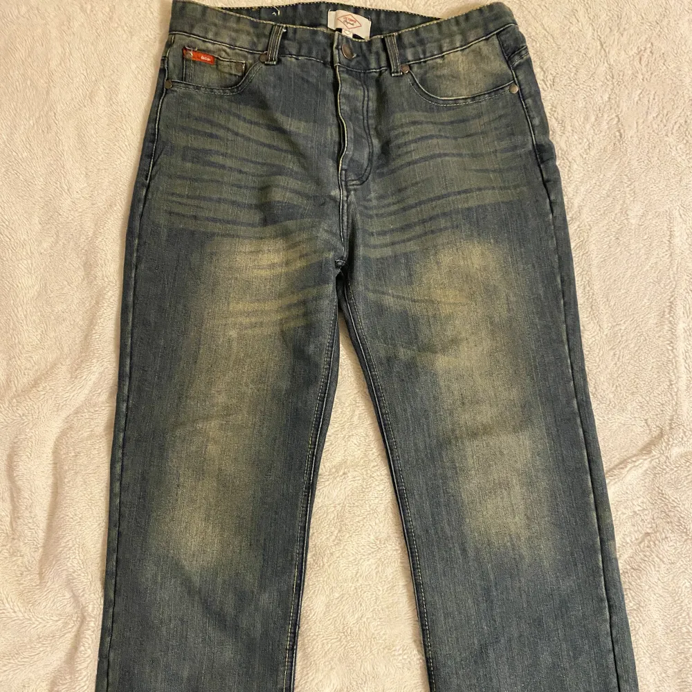 size 35, Dirty denim pants, excellent condition; Length: 103cm Wide: 44cm. Jeans & Byxor.