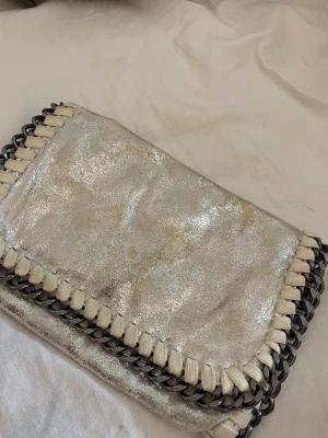 Väska - aldrig använd, köpt utomlands 