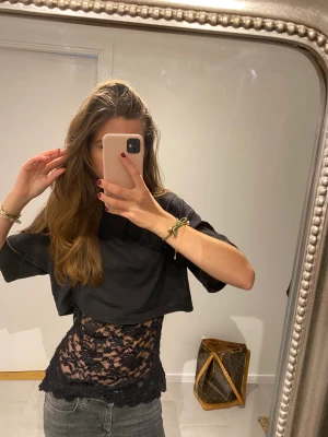 Spets linne - Säljer detta spets linnet! 