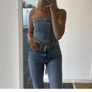 Korsett topp jeans  - Snygg jeans topp , använd en gång 