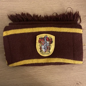 Gryffindor Halsduk 🦁 - Superfin gryffindor halsduk från Harry Potter! ⚡️