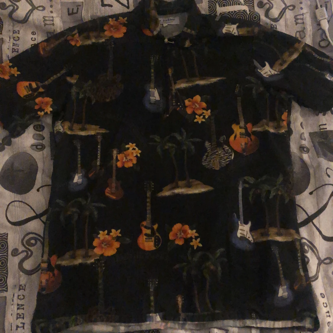 Gitarr zip up t shirt - 90