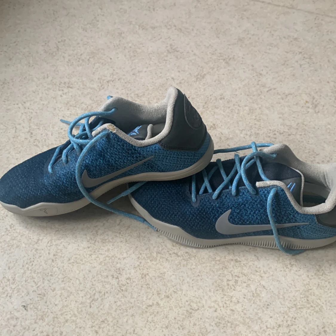KOBE 11 brave blue - 90