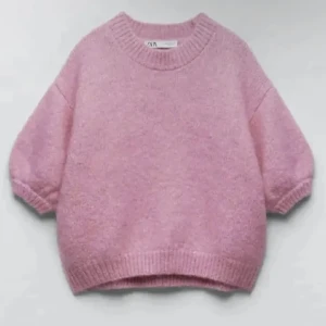 Stickad tröja ROSA - Fri frakt på denna annons!🩷SKRIV TILL MIG INNAN DU KÖPER SNÄLLA🌸