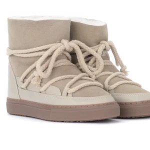 Inuikii - Använda men i fint skick! Strlk 36 skulle passa en 37, köpare står för frakt❤️ 