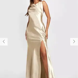 Säljer min helt oanvända balklänning med prislapp kvar💗 Den är i storlek M Klänningen är från Boohoo och är köpt för 400kr, säljer den för 300kr❣️