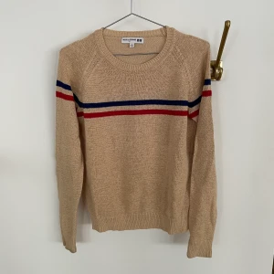 Stickad tröja - Fin stickad tröja från Ines de la Fressange x Uniqlo samarbete.  Gott skick! 