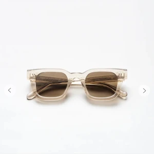 Chimi glasögon - Säljer dessa nästan helt nya chimi glasögon i 04. (Tyvärr har jag ej förpackningen kvar). Kom med bud från 500kr, varje bud måste höjas med MINST 20kr!!