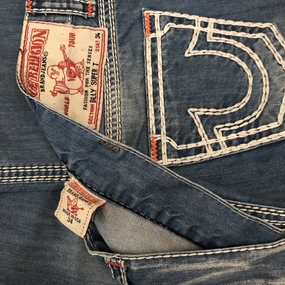 Baggy True religion jeans i modellen Billy super T. Storlek 34x34, benöppning 22cm!! Använd gärna köp nu!. Jeans & Byxor.