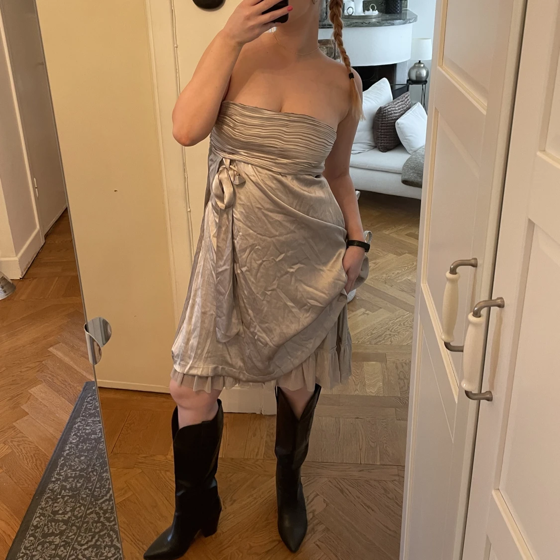 Silvrig klänning  - 90