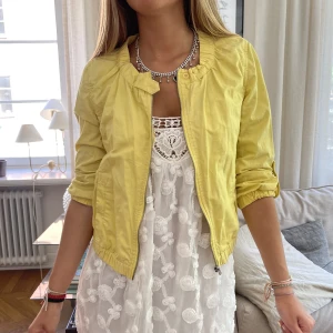 Trekvart jacka - Säljer denna super snygga trekvart jacka