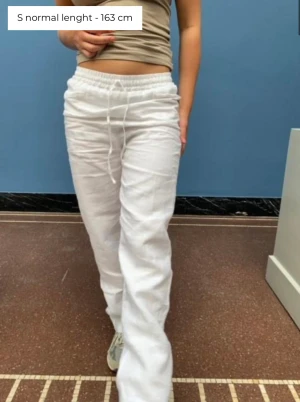Linnebyxor  - Säljer mina linnebyxor från design by Si pågrund av att dom är för små för mig. Dom är endast testade och aldrig använda. Skriv om ni har fler frågor❤️