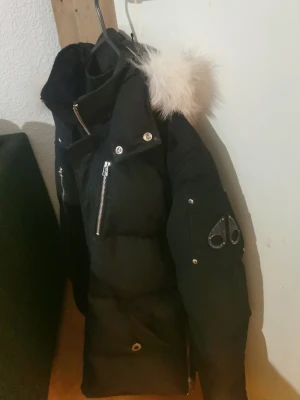 Moncler jacka  - Moncler jacka storlek M