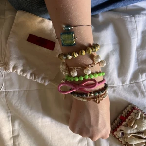 Fina armband  - 20 kr styck