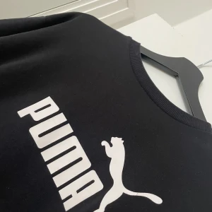 Svart puma tröja  - .
