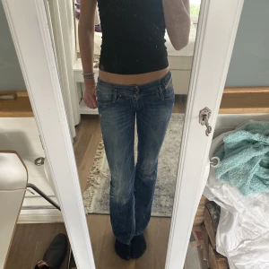Low waist Diesel jeans❤️ - Säljer super snygga low waist bootcut jeans från Disel insustry pga att dom är lite för små på mig❤️