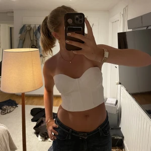 Zara korsettopp  - Snygg vit korsettopp 