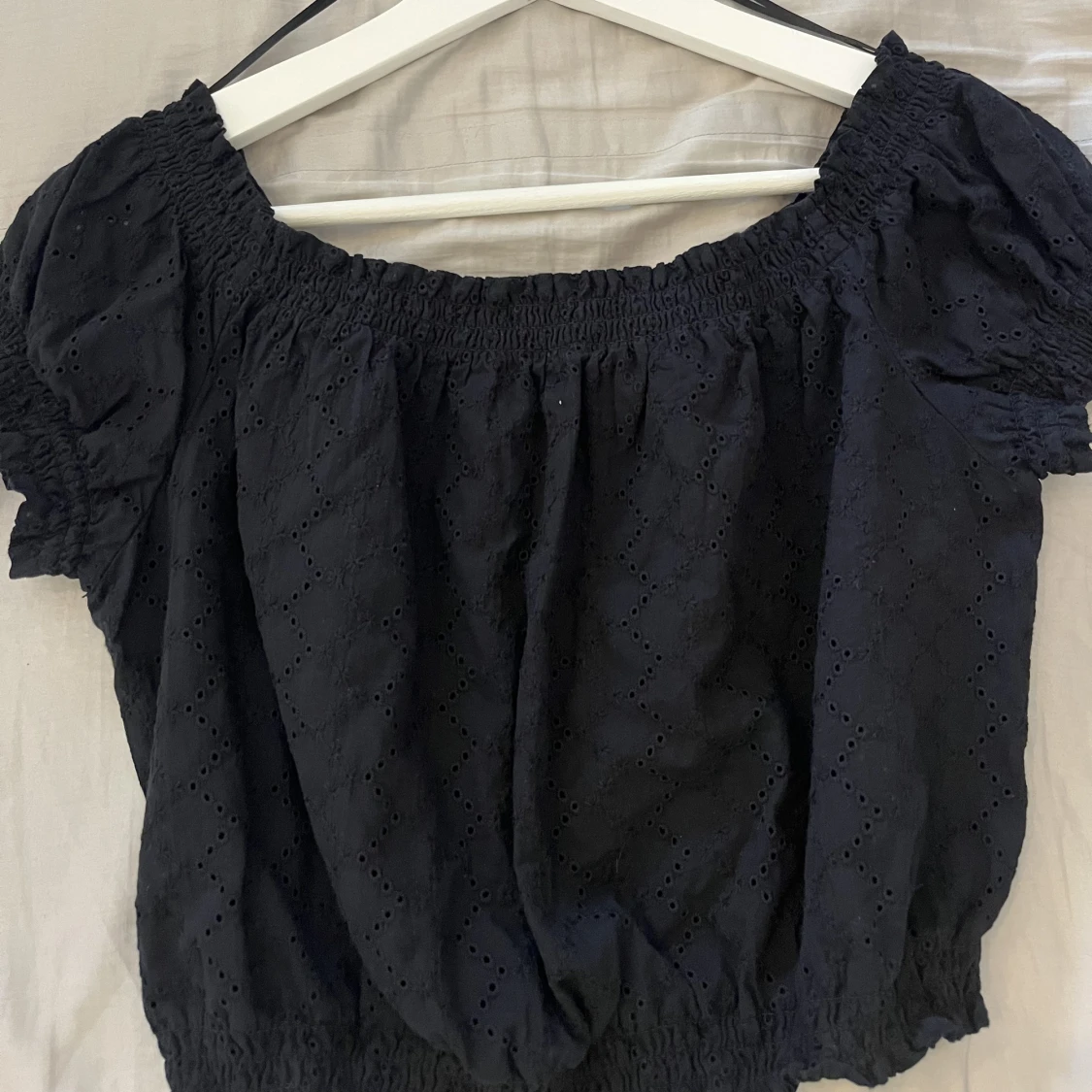 Svart cropped topp - 90