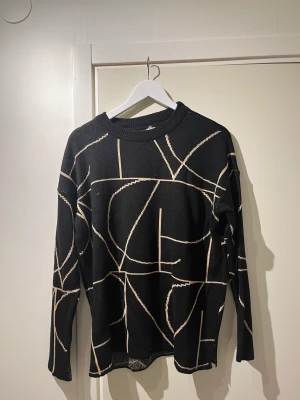 Stickad tröja - Stickad tröja i bra skick aldrig använd från MQ 