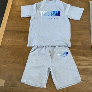 Trapstar set - Helt nytt Trapstar short set i storlek M\L.
