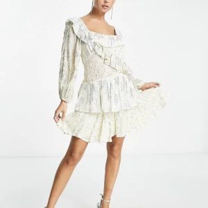 Klänning - Aldrig använd!