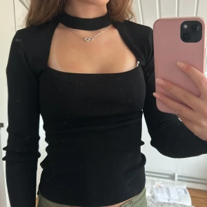 Zara topp - Fin zara tröja säljer för att den ikte kommer till användning! Passar Xs o S