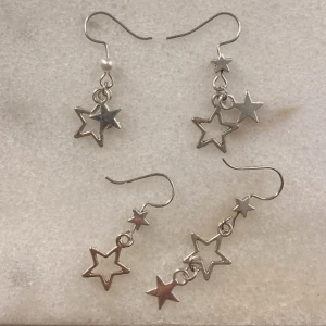 Örhängen  - 45kr/par Söta örhängen designa som du vill matcha ihop två eller två precis likadana du bestämmer helt själv, görs på beställning💕 15kr frakt