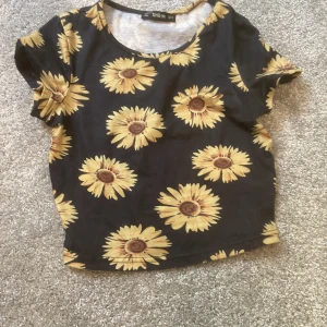 Söt sommar tröja - En fin tröja, lite kortare i modellen