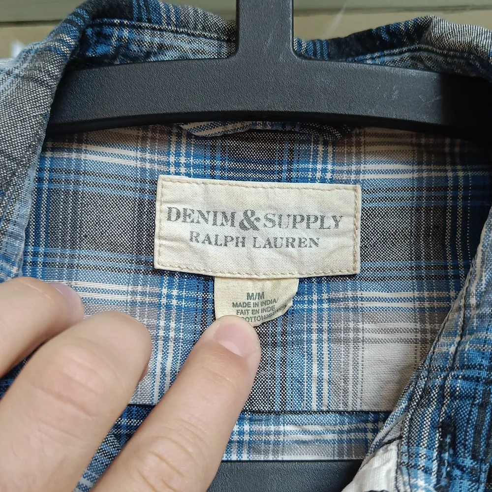 Rutig skjorta från Ralph Lauren Denim & Supply. Har använts en del men är hel och ren.. Skjortor.