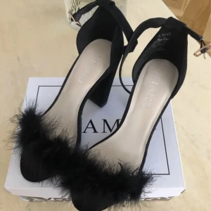 Högklackar - Använt ett par gånger men fin skick