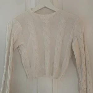 Söt stickad tröja, stl XS - Söt tröja köpt i Spanien, använd få gånger, stl XS