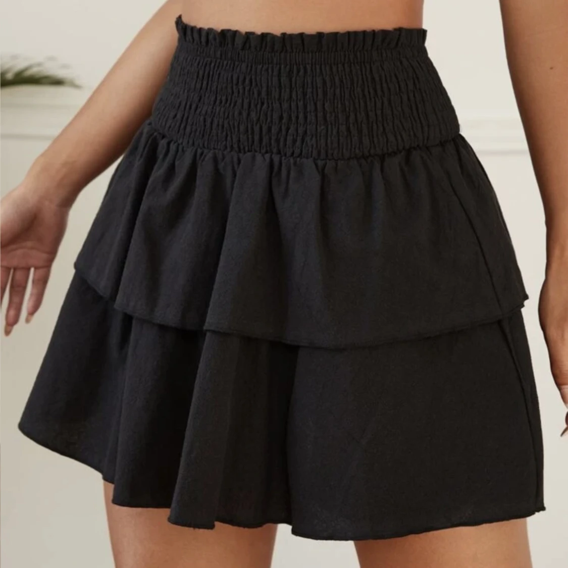 Svart volang kjol - 90