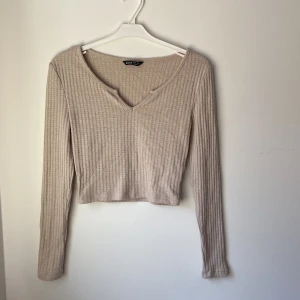 Topp - Säljer denna topp jag aldrig använt köpt från shein!🤍