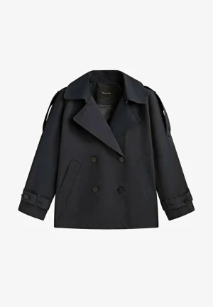 Jacka  - Aldrig använd, prislappen finns på. Super fin!💓❣️