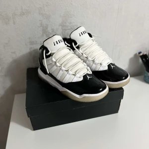 Jordan 11 Max Aura - Har bara använt dom 3 gånger  De är riktga St:40