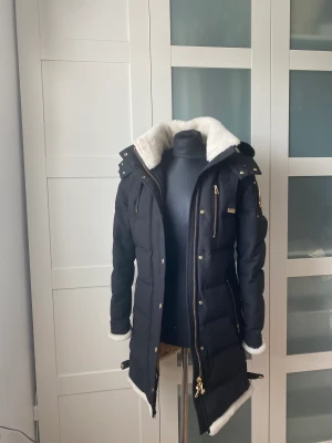 Moose Knuckles  - Märke: Moose Knuckles Storlek: S Använd 3 gånger totalt Originalpris: 8000kr