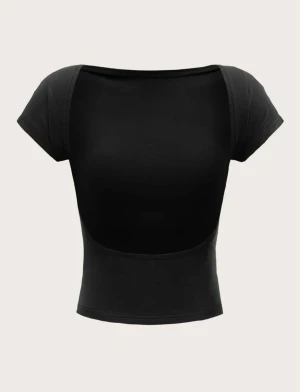 Rygglös topp - Topp med djup rygg från SHEIN, typ använde 1 gång därav säljer jag den 💗