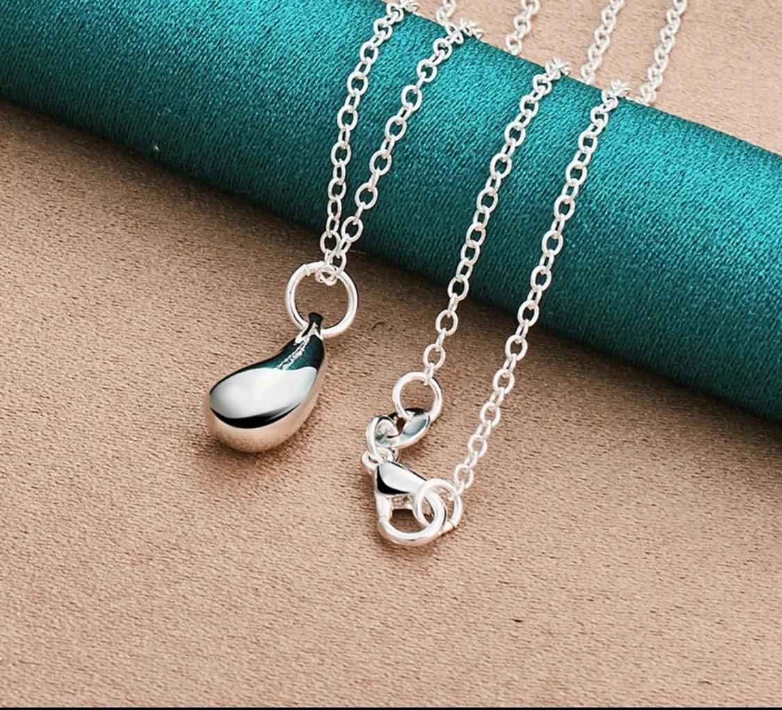 Superfin halskedja med hänge, silverpläterat