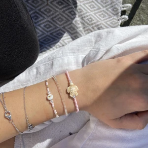 Armband  - 15 kr/st☺️💗