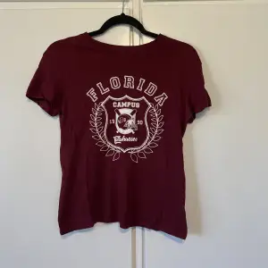 T-shirt från bershka i storlek xs  35 kr + frakt 🥰