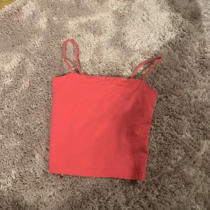 Linne - Säljer dessa två linnen det rosa från Gina och det svart från hm, styckpris 50kr ”par pris” 75kr💓💓