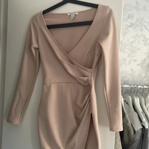 Klänning  - Rosa/beige klänning i fint skick! 