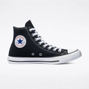 Converse  - Svarta Converse i jättebra skick! Köpt här på Plick men aldrig använda då dom var förstora för mig Brasiliansk storlek 36 = europeisk 38