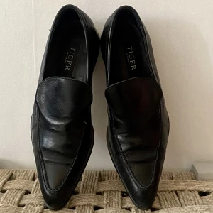 Loafer Tiger of sweden  - Damloafer i en liten 38a i mycket fint skick! 
